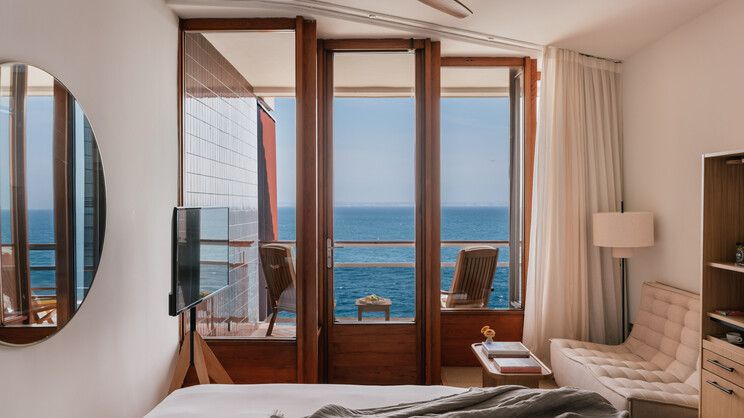 Deluxe Room with Sea Views 